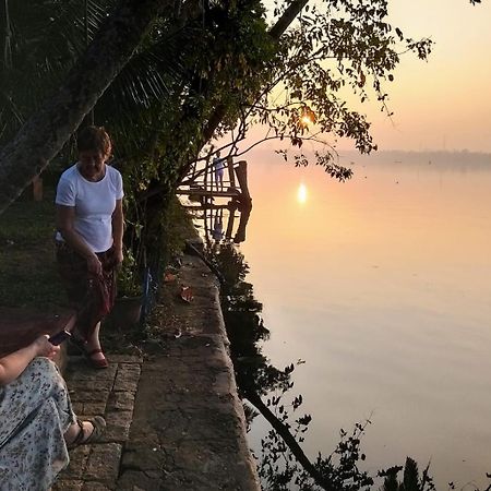Ashtamudivillas Kollam Exteriör bild