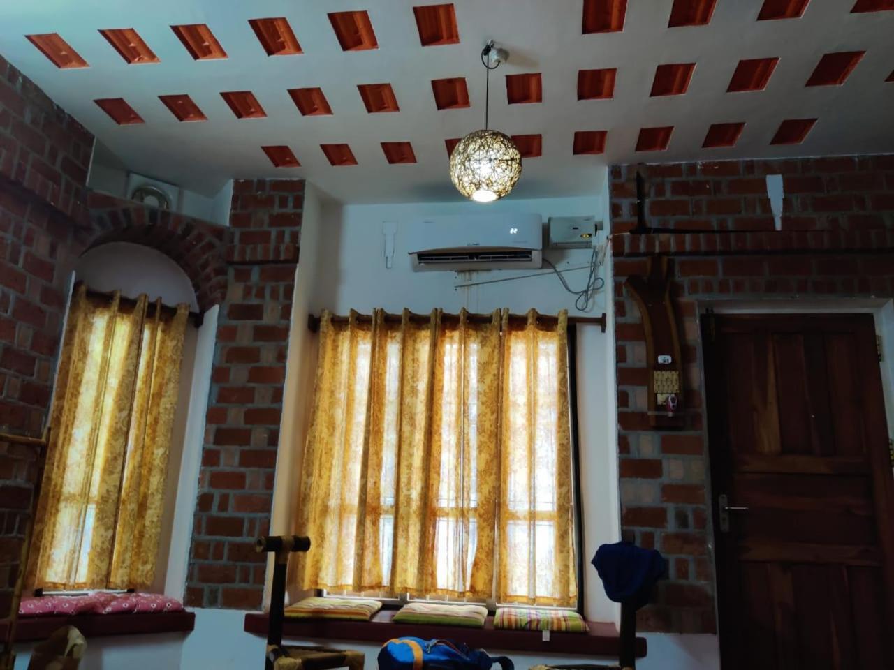 Ashtamudivillas Kollam Exteriör bild