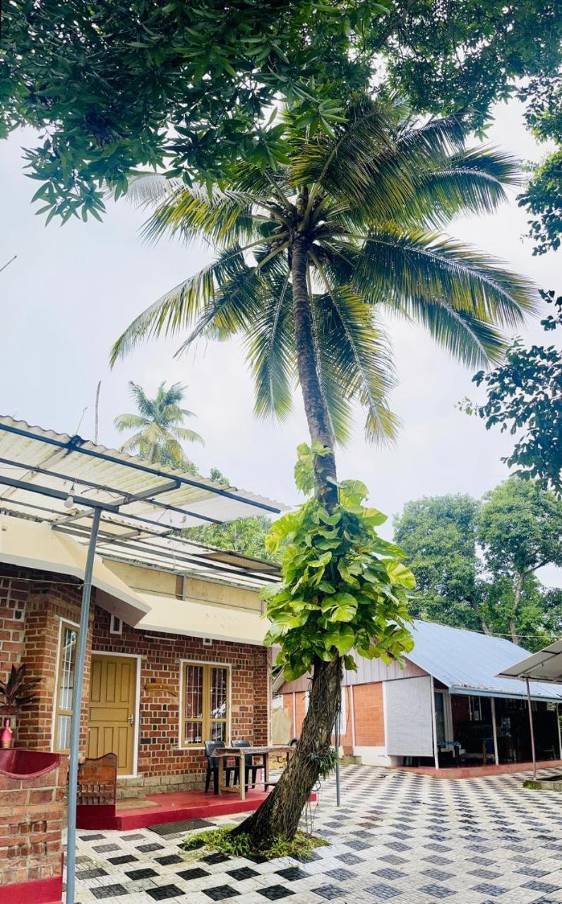 Ashtamudivillas Kollam Exteriör bild