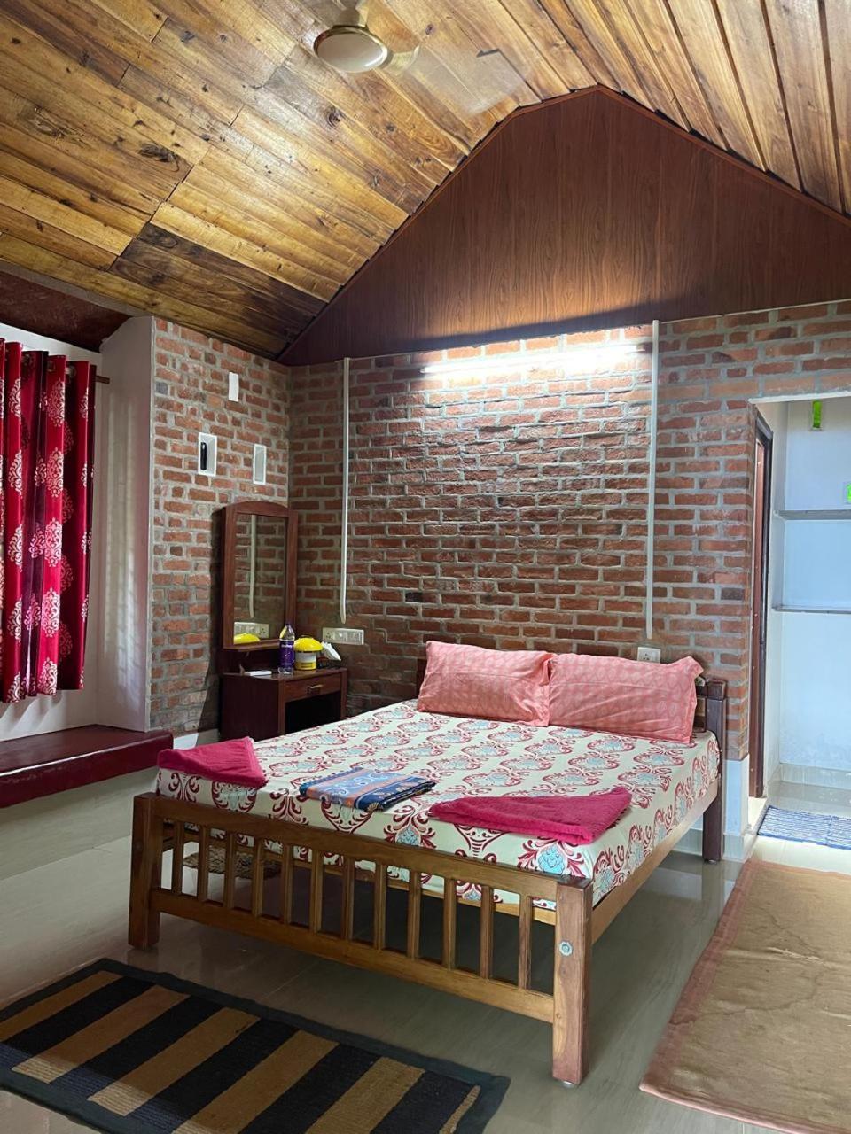 Ashtamudivillas Kollam Exteriör bild