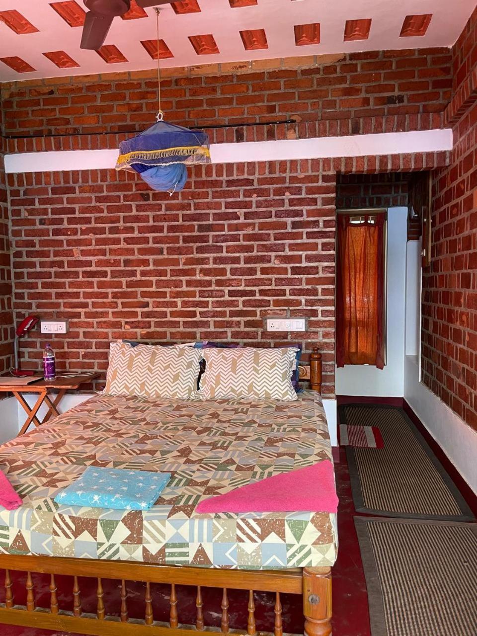 Ashtamudivillas Kollam Exteriör bild