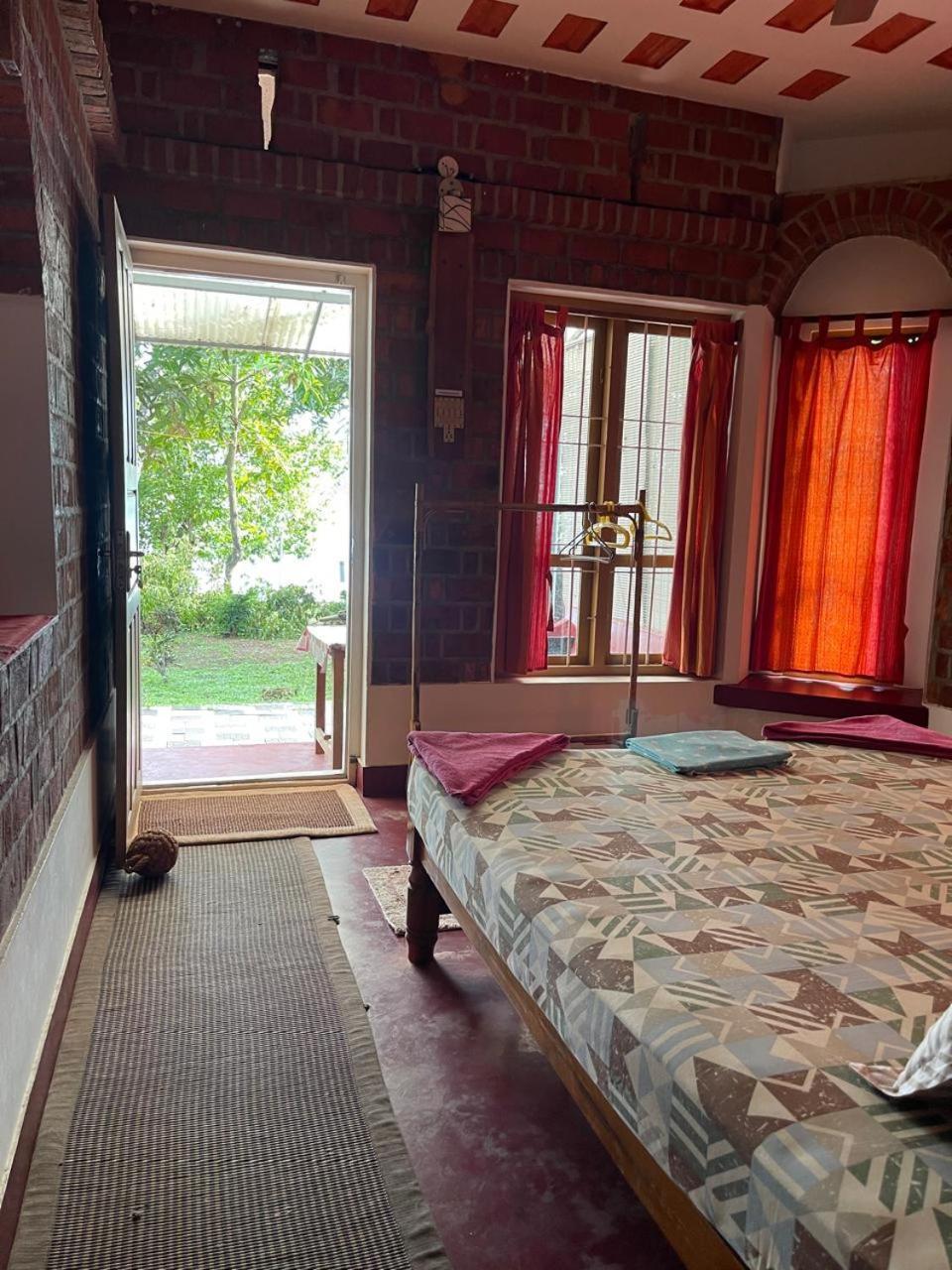 Ashtamudivillas Kollam Exteriör bild