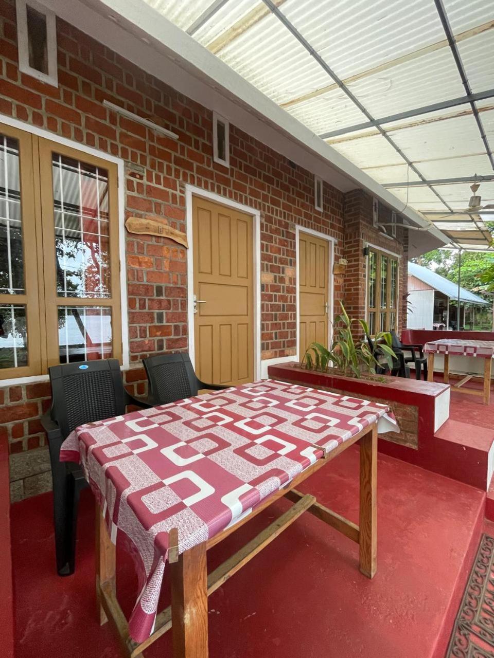 Ashtamudivillas Kollam Exteriör bild