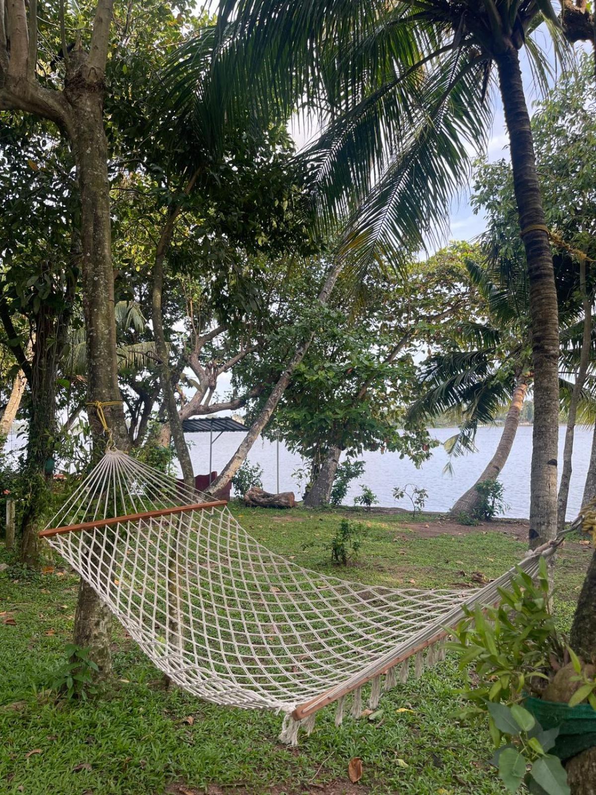 Ashtamudivillas Kollam Exteriör bild