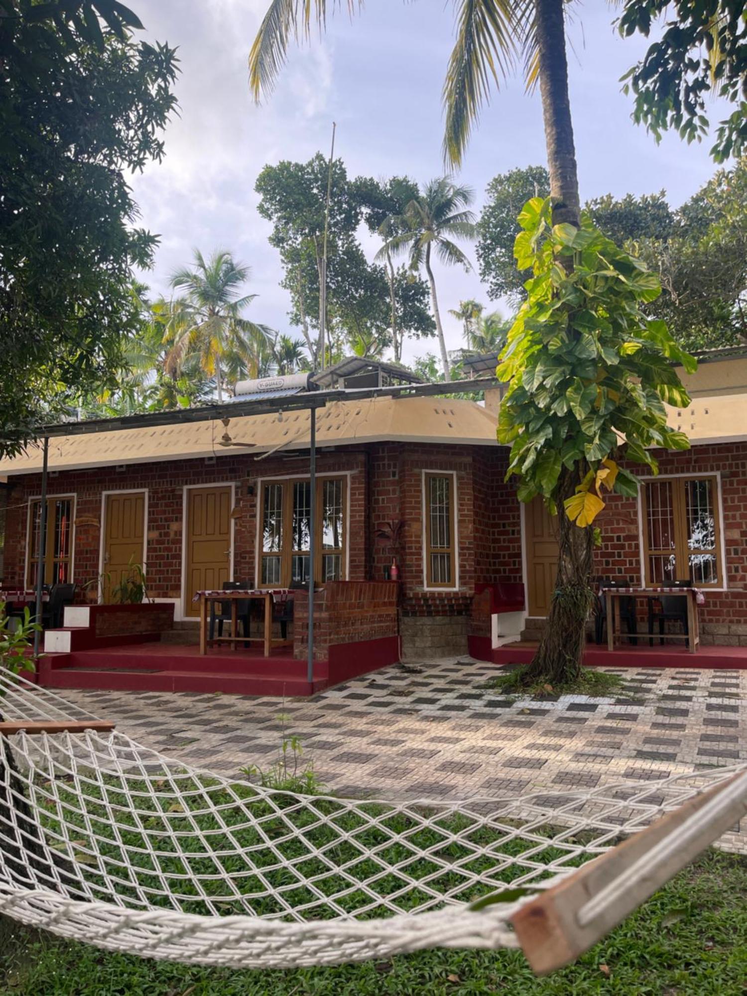Ashtamudivillas Kollam Exteriör bild